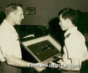 L.Peng receiving Certificates